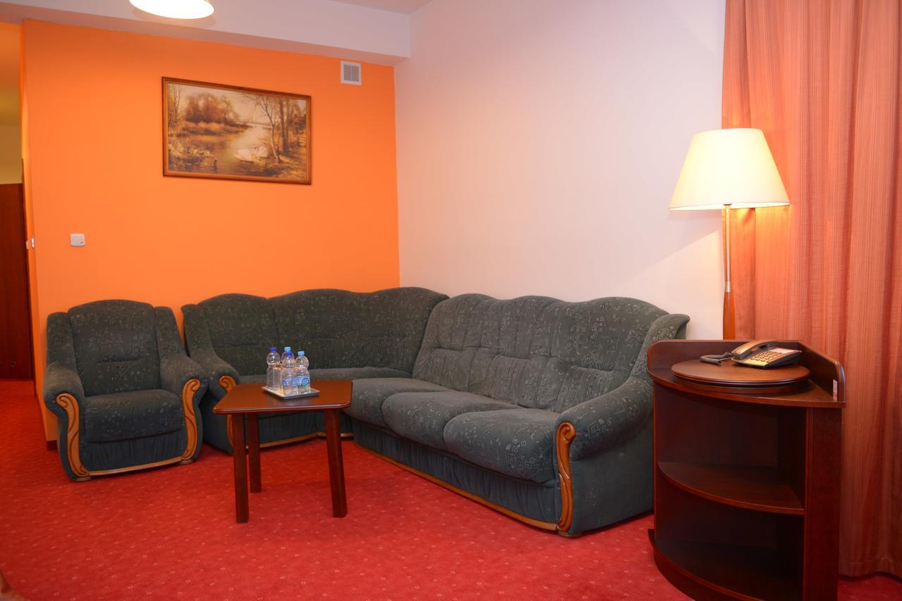 Hotel Pod Debami Terespol Ngoại thất bức ảnh