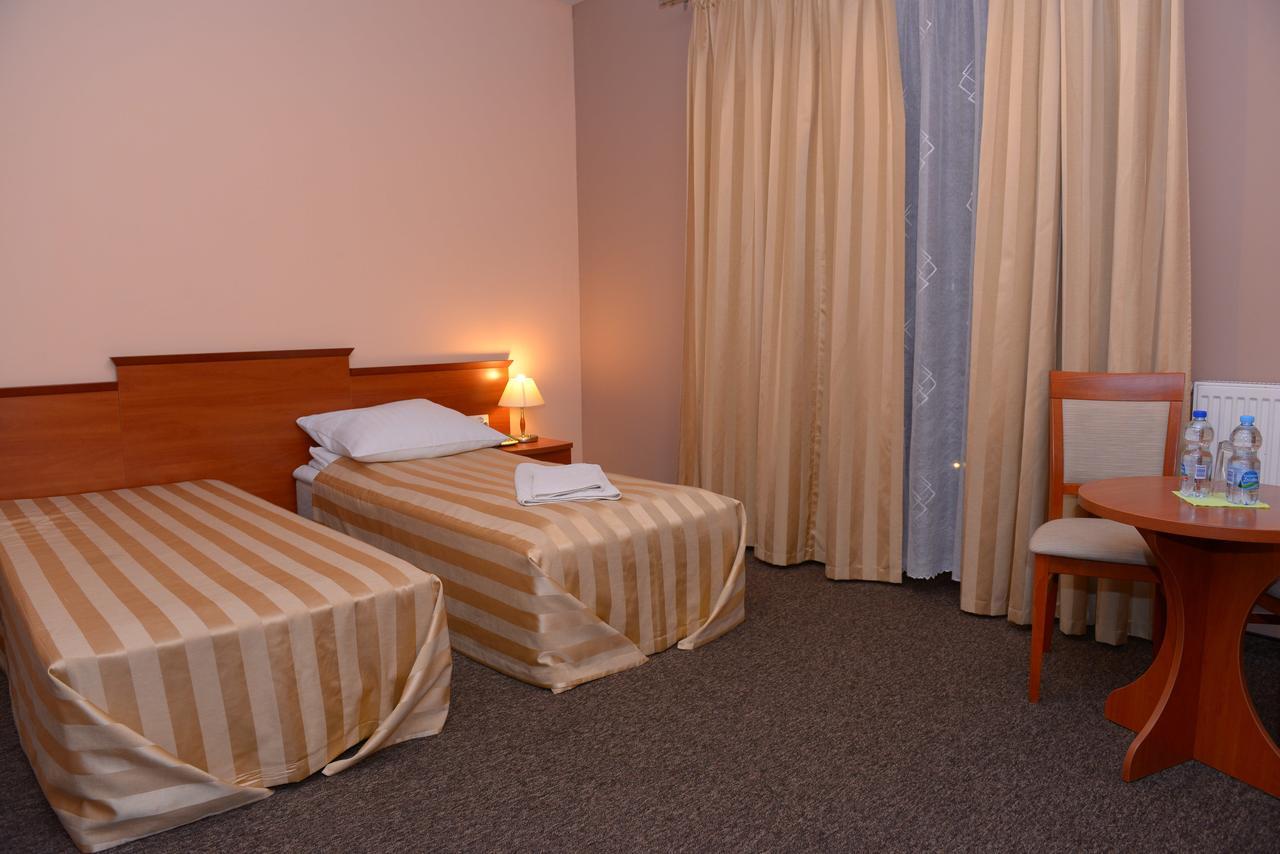Hotel Pod Debami Terespol Ngoại thất bức ảnh