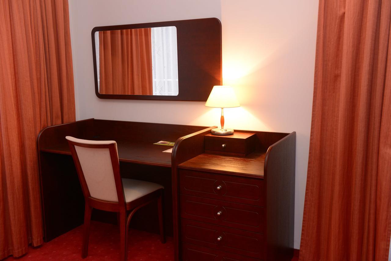 Hotel Pod Debami Terespol Ngoại thất bức ảnh