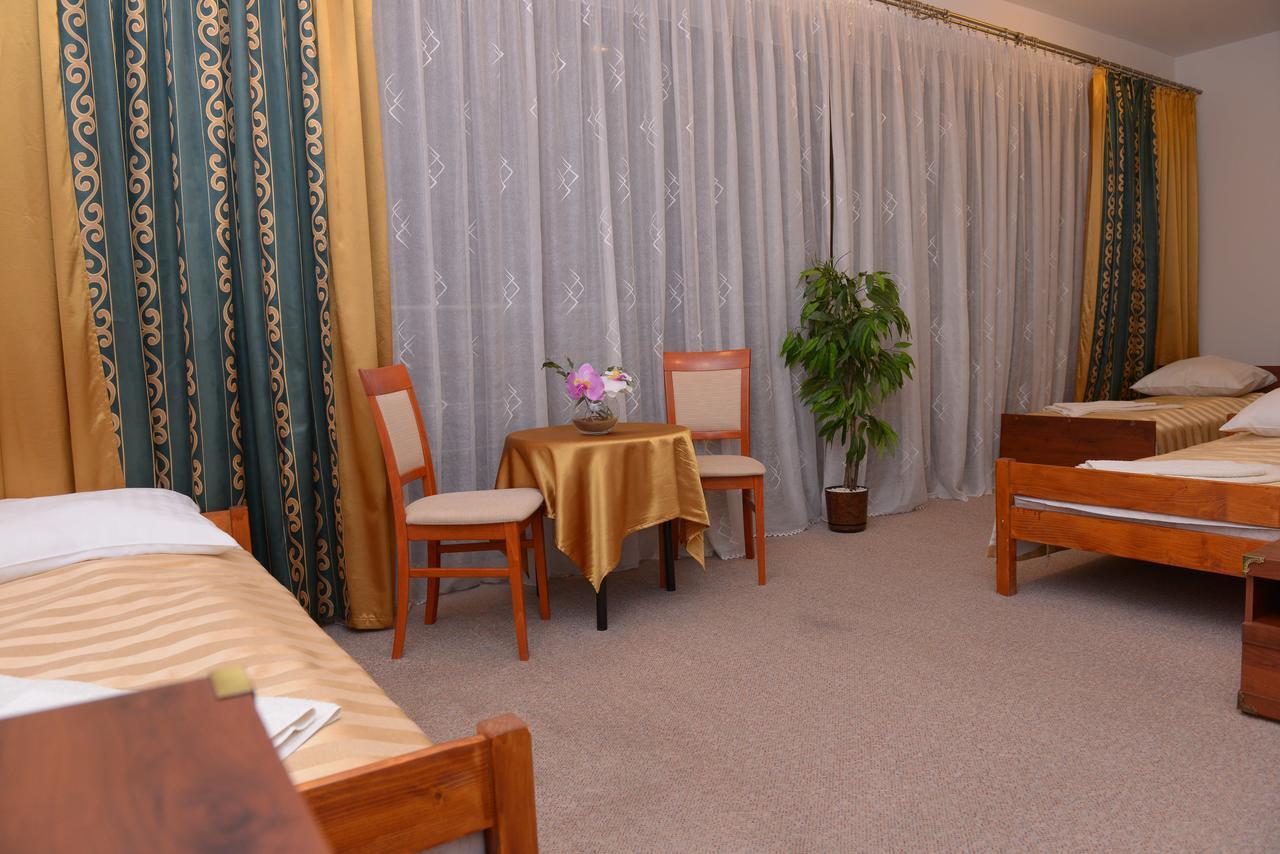 Hotel Pod Debami Terespol Ngoại thất bức ảnh