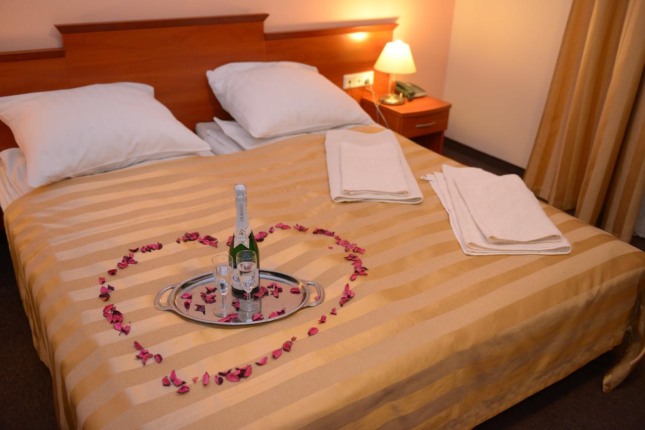 Hotel Pod Debami Terespol Ngoại thất bức ảnh