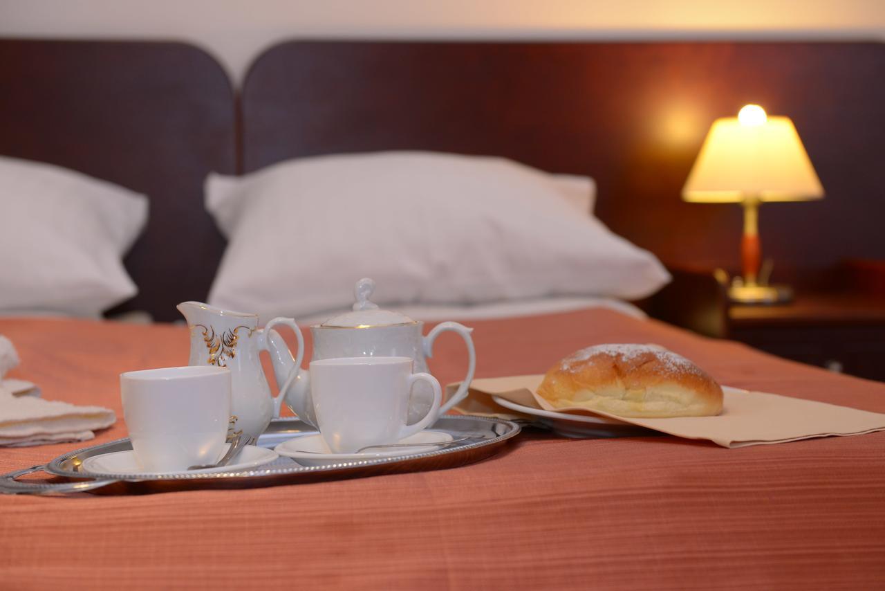 Hotel Pod Debami Terespol Ngoại thất bức ảnh