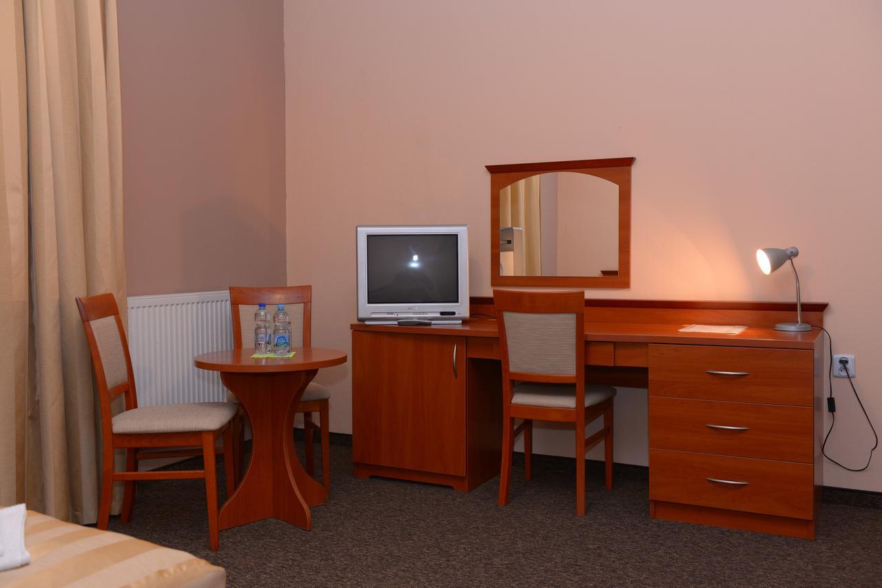 Hotel Pod Debami Terespol Ngoại thất bức ảnh